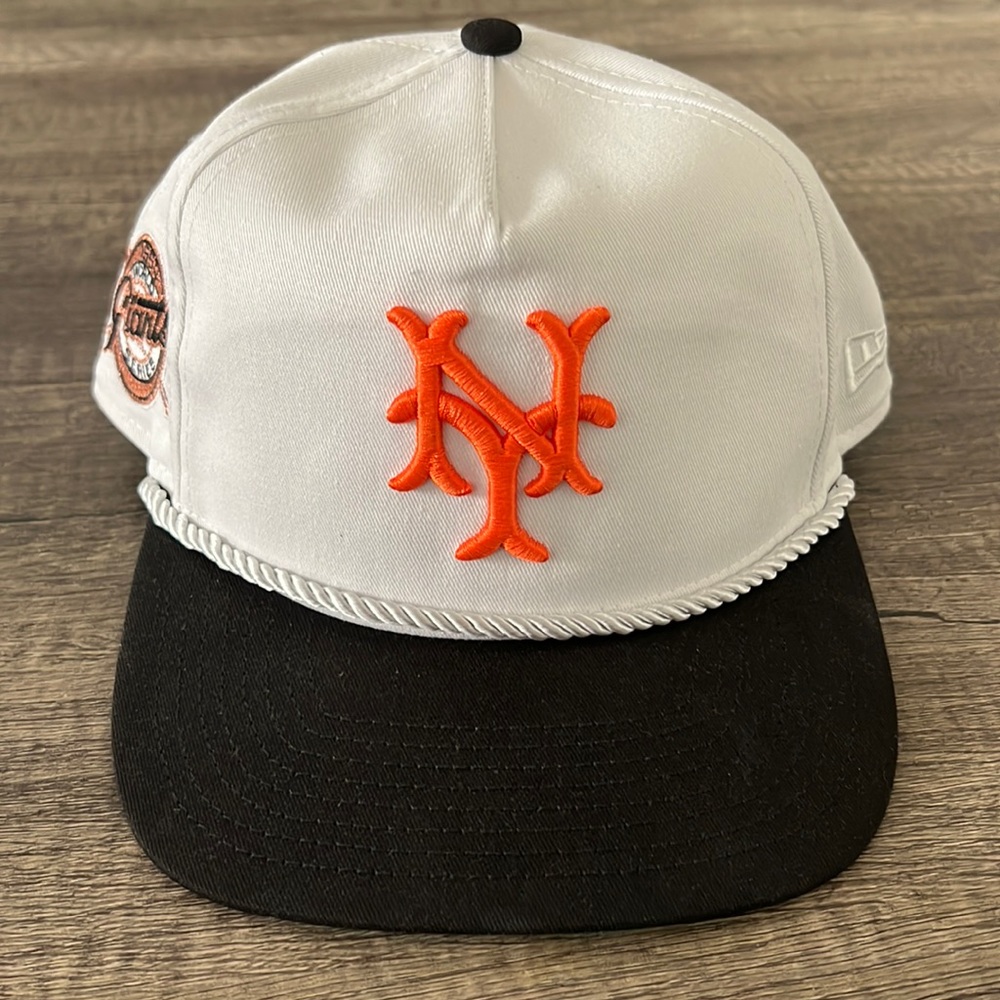 New Era New York Giants 2 Tone Golfer Snapback White/Black -